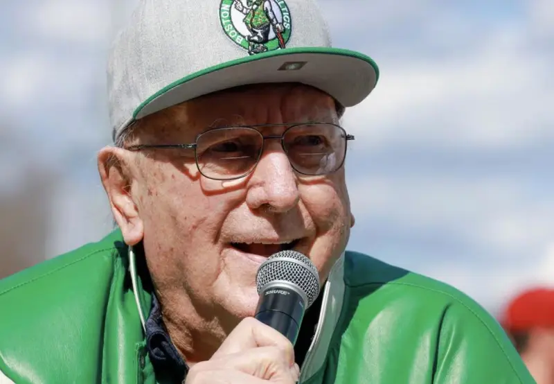 鲍勃·库西：95 岁了 我的一只脚已经踏入坟墓了 我只想看凯尔特人队赢得他们的第18个总冠军