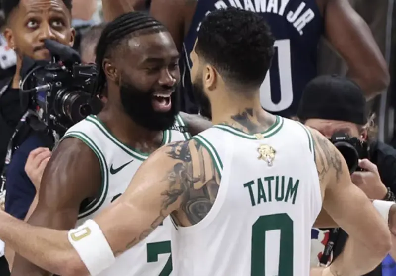 塔图姆谈拥抱杰伦：我们都知道不能放松继续战斗