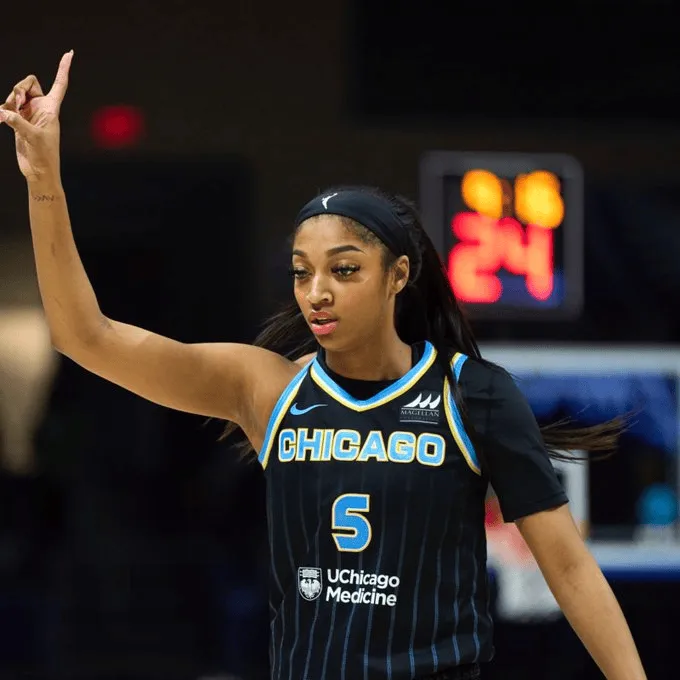 作品名称：女怪物！安吉丽尔·里斯拿下27分和10个篮板 连续12场比赛拿下两双