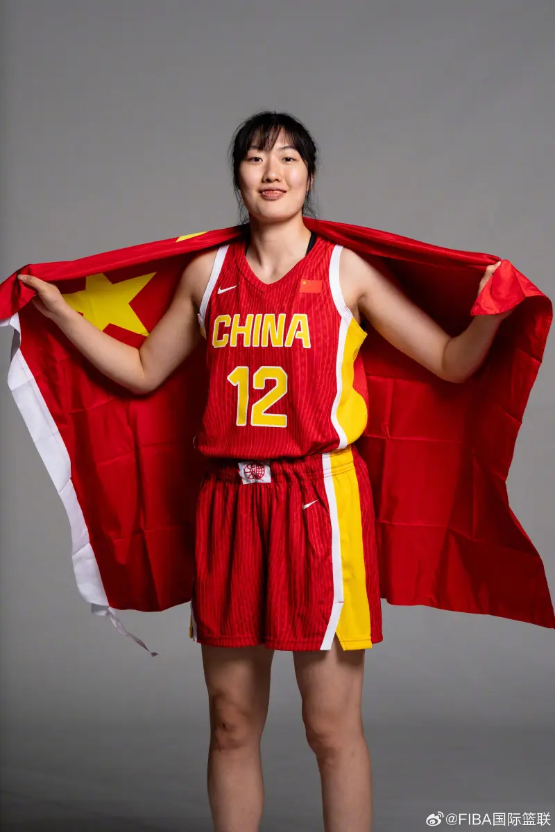 加油 中国女孩！国际篮联官方社交媒体晒出中国女篮奥运主题妆容照片