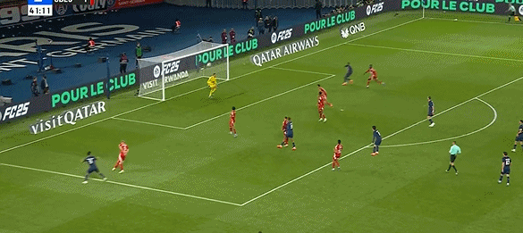 法甲半场结束:德尔卡斯蒂略点球得分 登贝莱头球扳平 巴黎暂时1-1布雷斯特